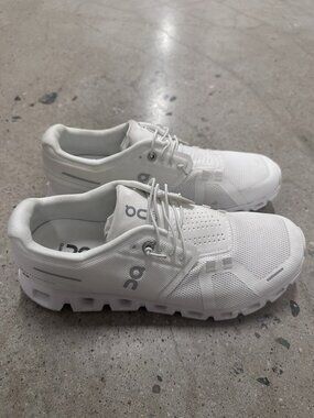 On Cloud 5 Sneakers Undyed-white & White